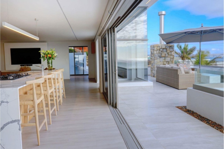 4 Bedroom Property for Sale in Mossel Bay Central Western Cape